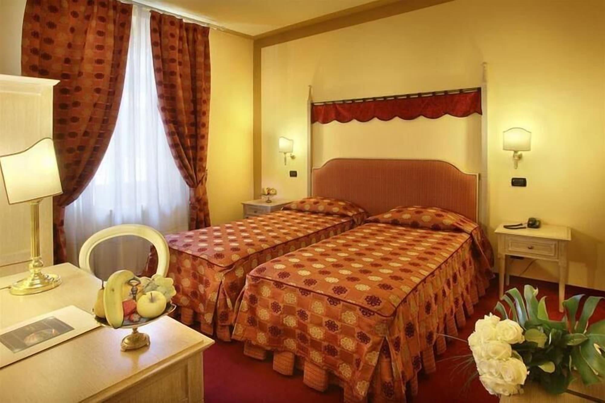 Hotel Manzoni Wellness&Spa مونتيكاتيني تيرمي المظهر الخارجي الصورة