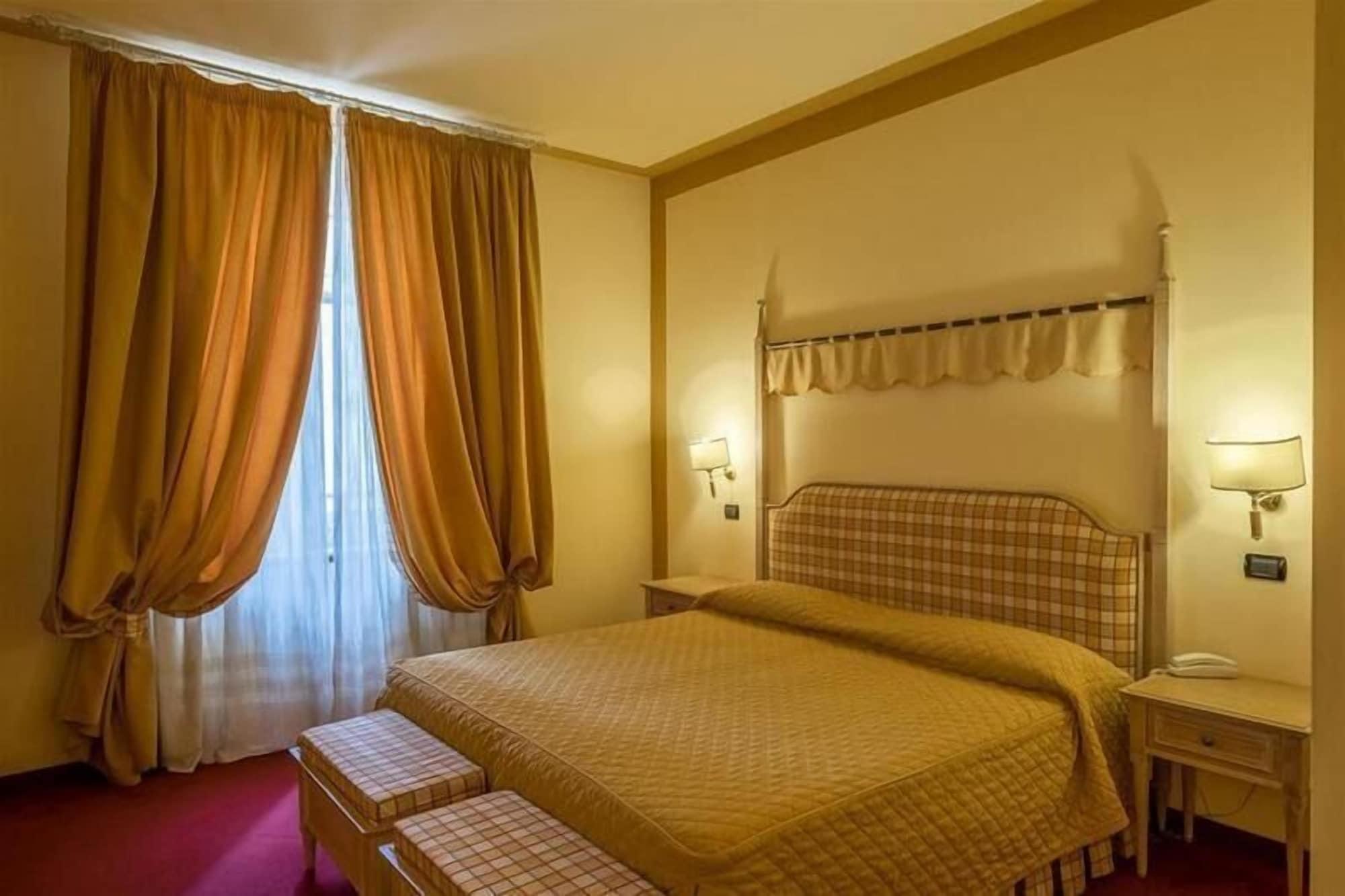 Hotel Manzoni Wellness&Spa مونتيكاتيني تيرمي المظهر الخارجي الصورة