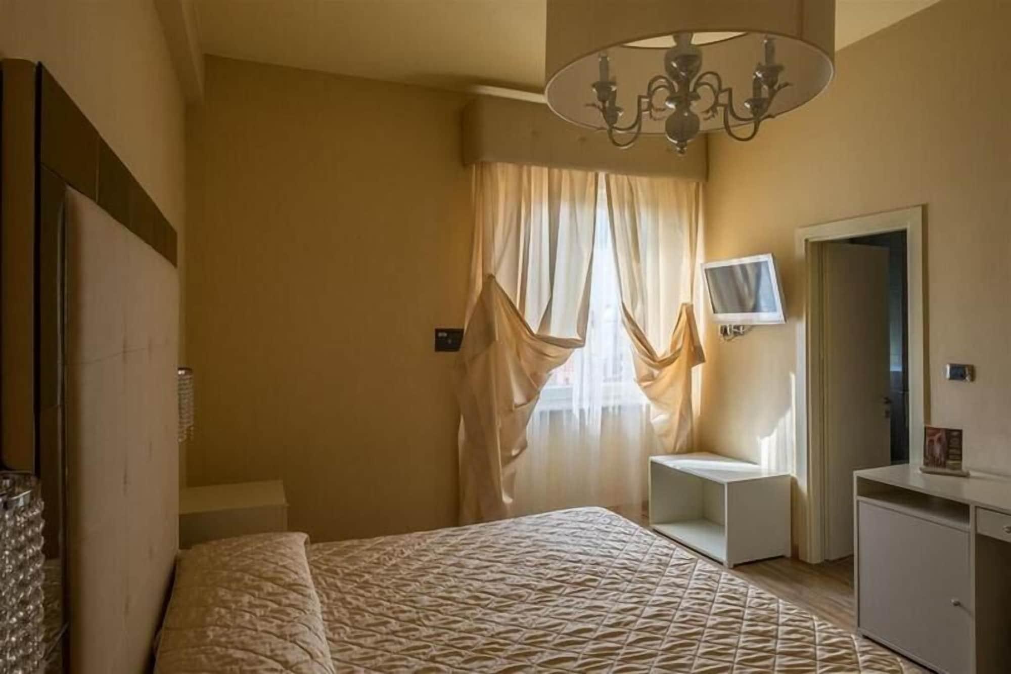 Hotel Manzoni Wellness&Spa مونتيكاتيني تيرمي المظهر الخارجي الصورة