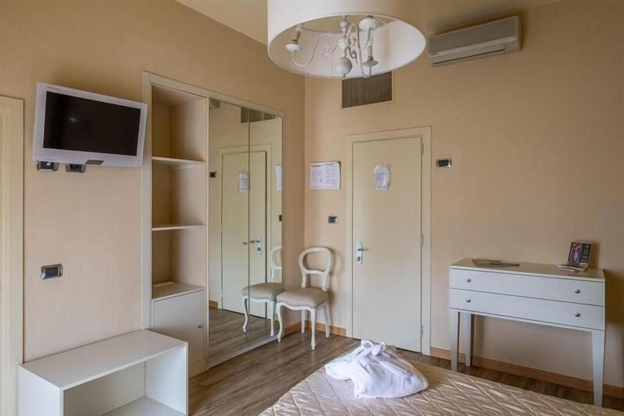 Hotel Manzoni Wellness&Spa مونتيكاتيني تيرمي المظهر الخارجي الصورة