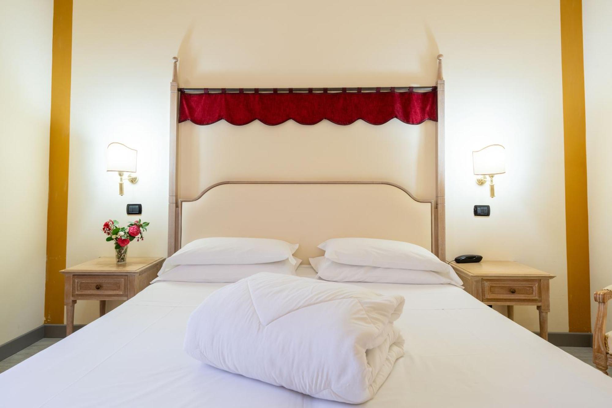 Hotel Manzoni Wellness&Spa مونتيكاتيني تيرمي المظهر الخارجي الصورة