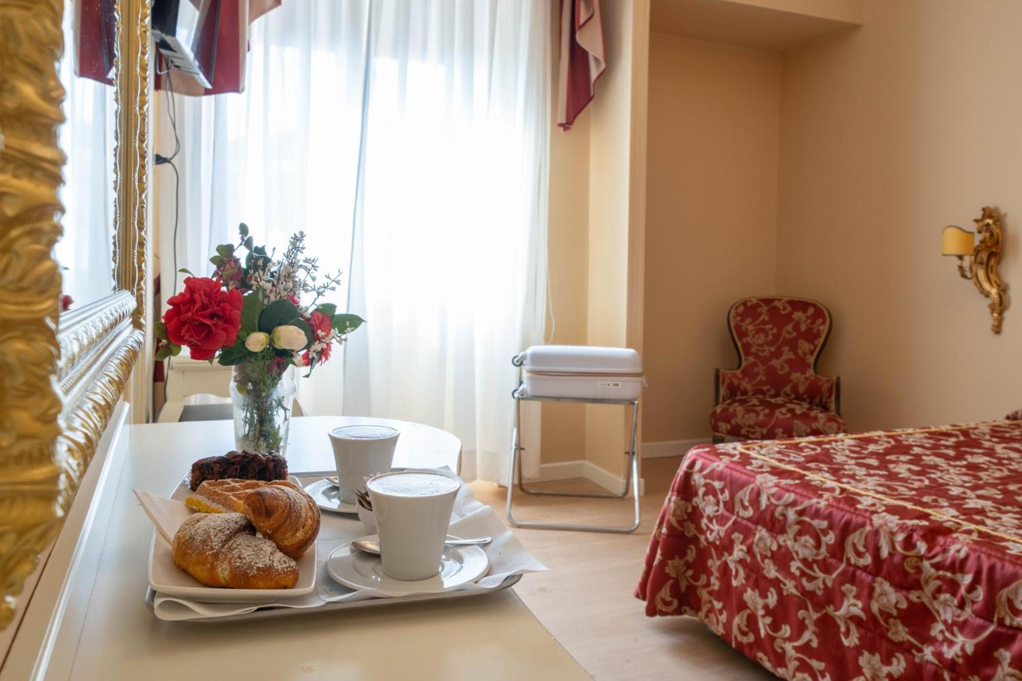 Hotel Manzoni Wellness&Spa مونتيكاتيني تيرمي المظهر الخارجي الصورة