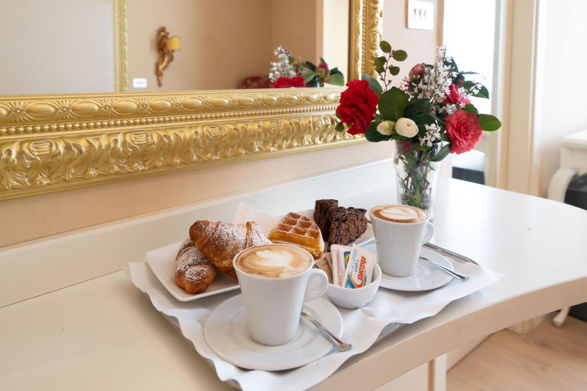 Hotel Manzoni Wellness&Spa مونتيكاتيني تيرمي المظهر الخارجي الصورة