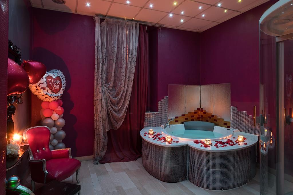 Hotel Manzoni Wellness&Spa مونتيكاتيني تيرمي المظهر الخارجي الصورة